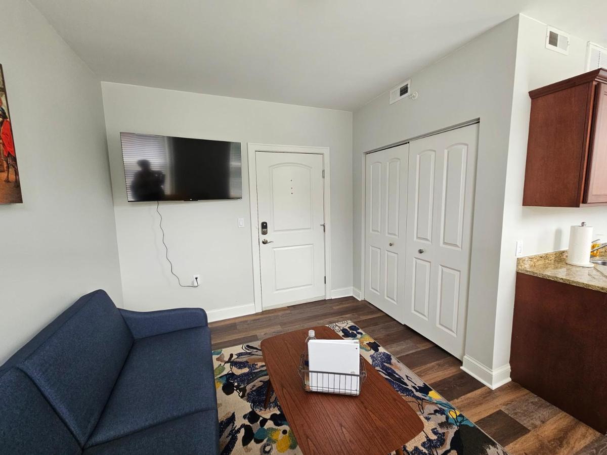 Gorgeous And Spacious Studio At The Historic Inman - 200 Champaign Exterior photo