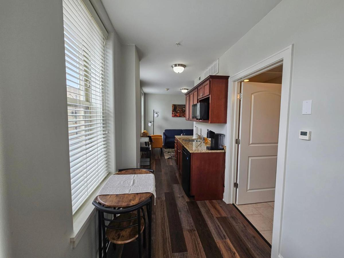 Gorgeous And Spacious Studio At The Historic Inman - 200 Champaign Exterior photo